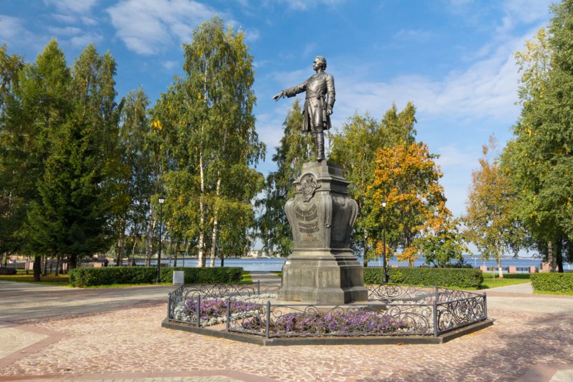 Памятник Петру I